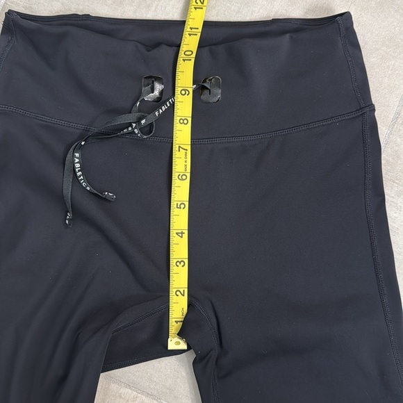 Fabletics leggings with drawstring size medium - Picture 9 of 11